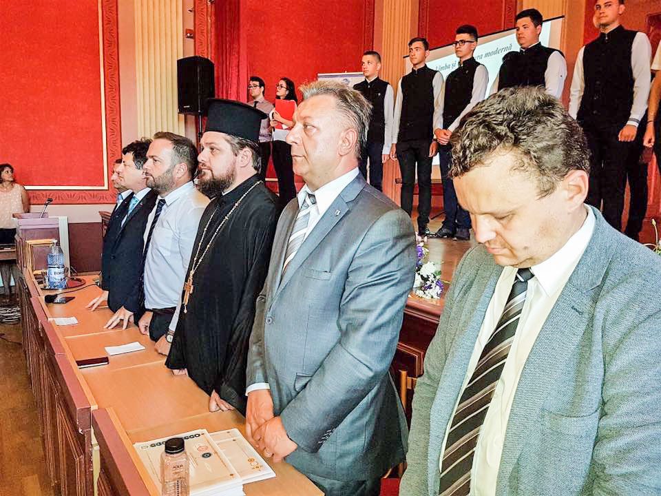 Festivitate dedicată performanţelor din învăţământul arădean 37576