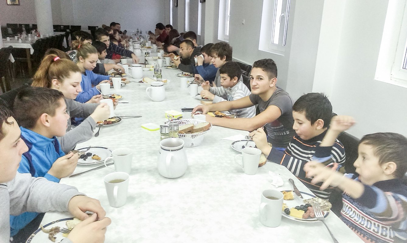 Fragilitatea și neputințele care ne țin laolaltă 37521