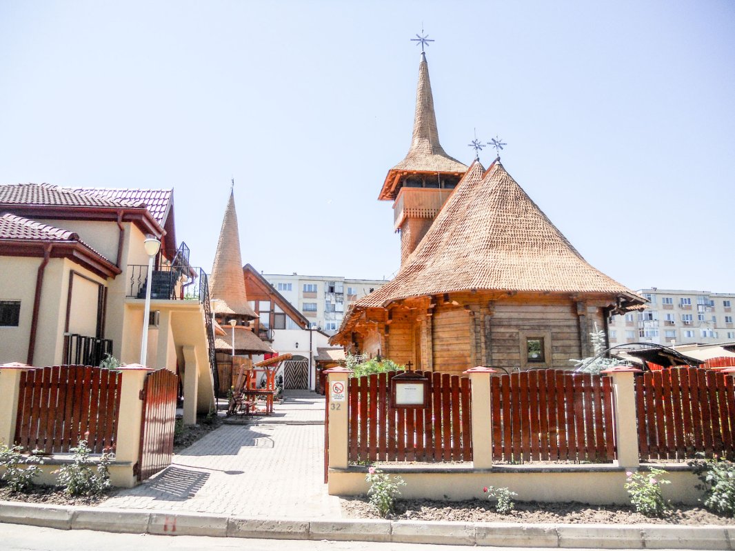 Fragilitatea și neputințele care ne țin laolaltă 37524