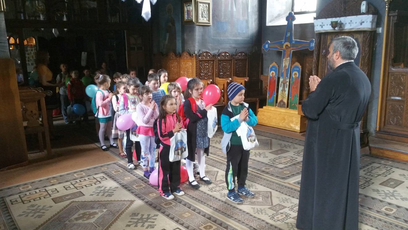 Activităţi dedicate copiilor, organizate de Protoieria Fălticeni 37390