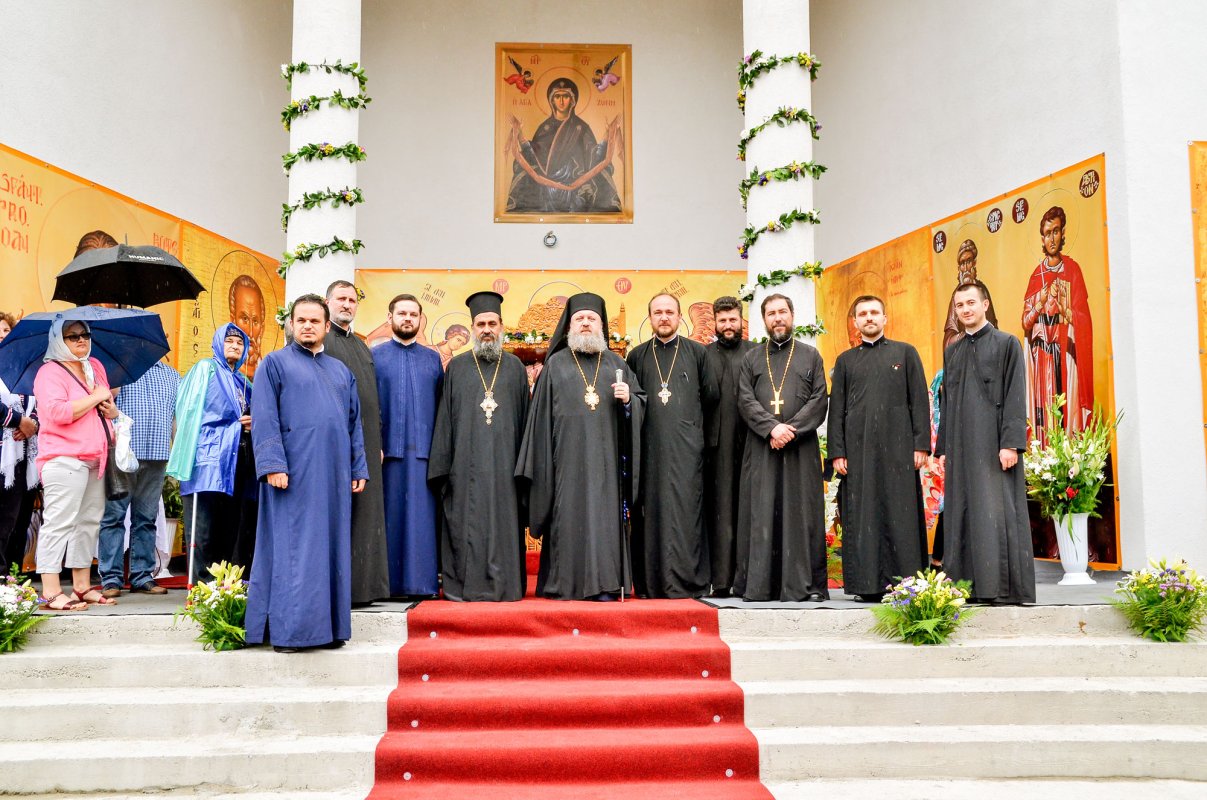 Pelerinaj la brâul Maicii Domnului în Capitală 37434