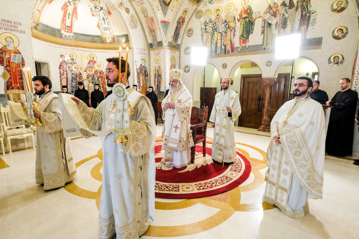 Pomenirea comuniunii tuturor sfinţilor români 37422