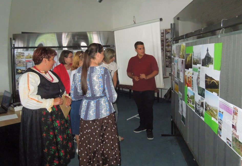 Tineri făgărăşeni, la vânătoare de comori de patrimoniu 37400