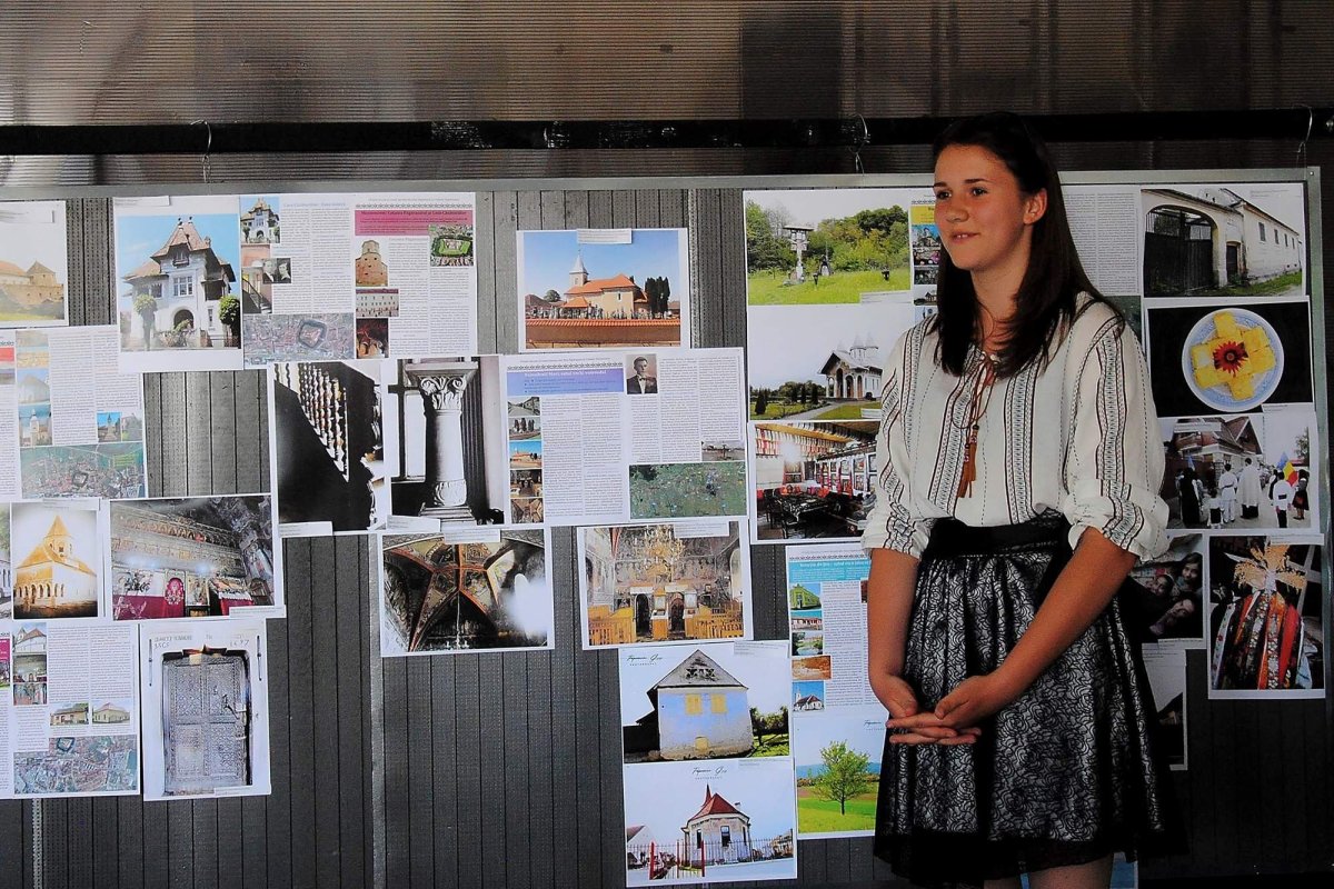 Tineri făgărăşeni, la vânătoare de comori de patrimoniu 37403