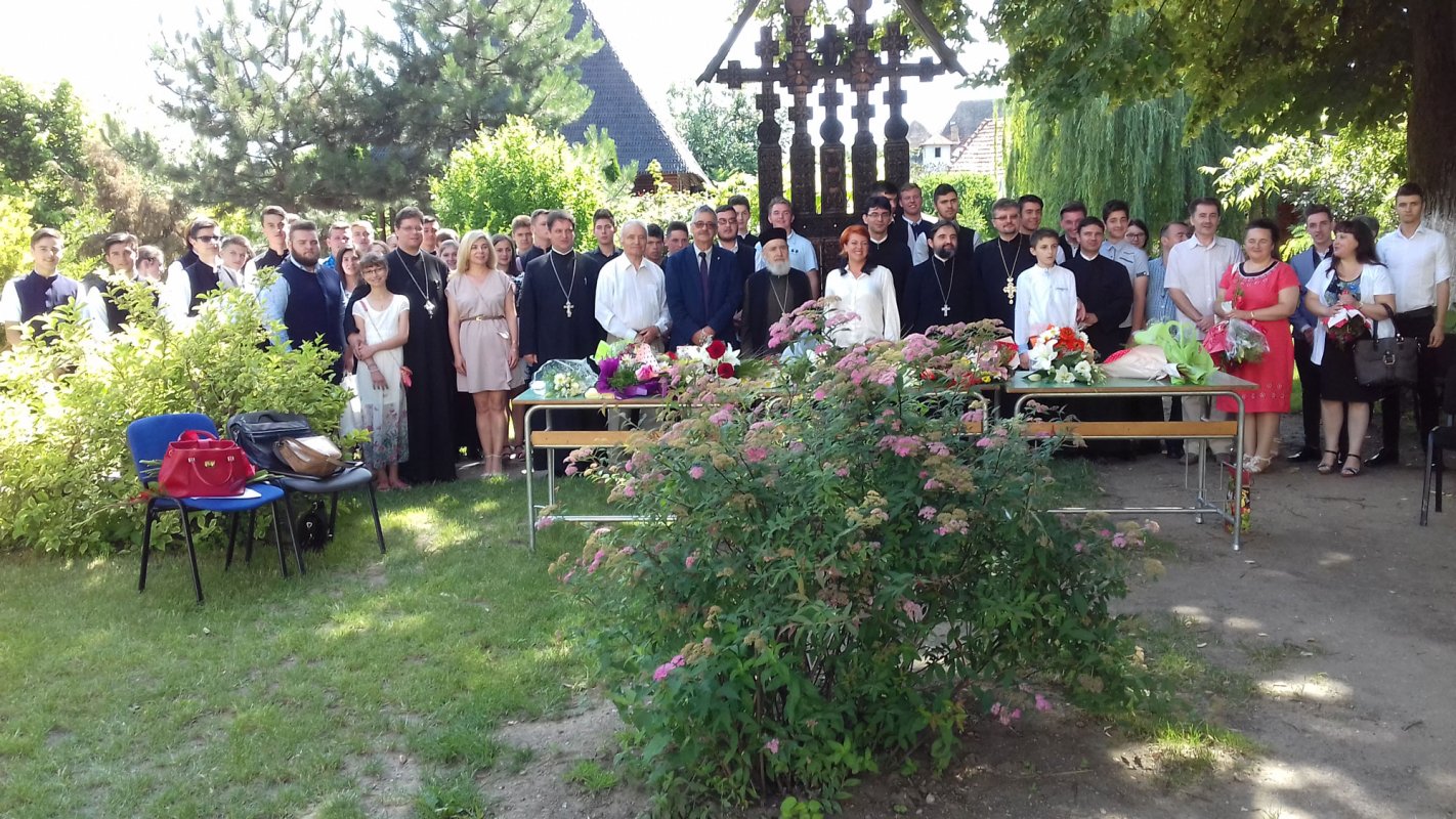 Festivitate de premiere a elevilor seminarişti  la finalul anului şcolar  37290