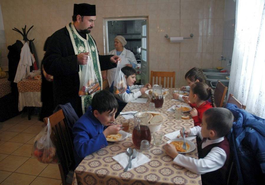 Slujire filantropică şi misionară în Parohia „Sfântul Gheorghe“ - Bacău 37257