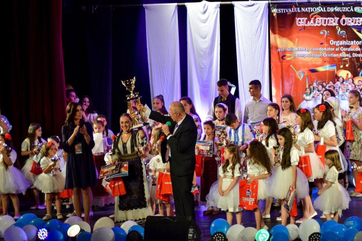 Festivalul „Glasuri cristaline”, la prima ediţie 37208