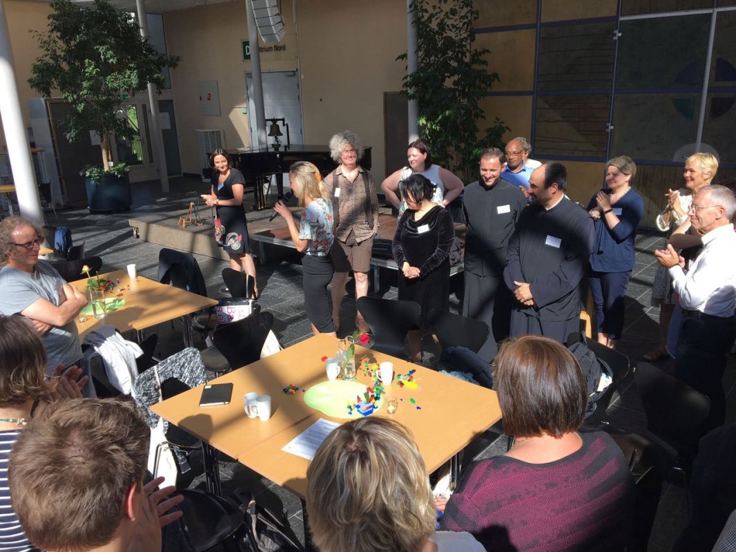 Precaritate şi polarizare-provocare pentru activitatea social-filantropică 37112