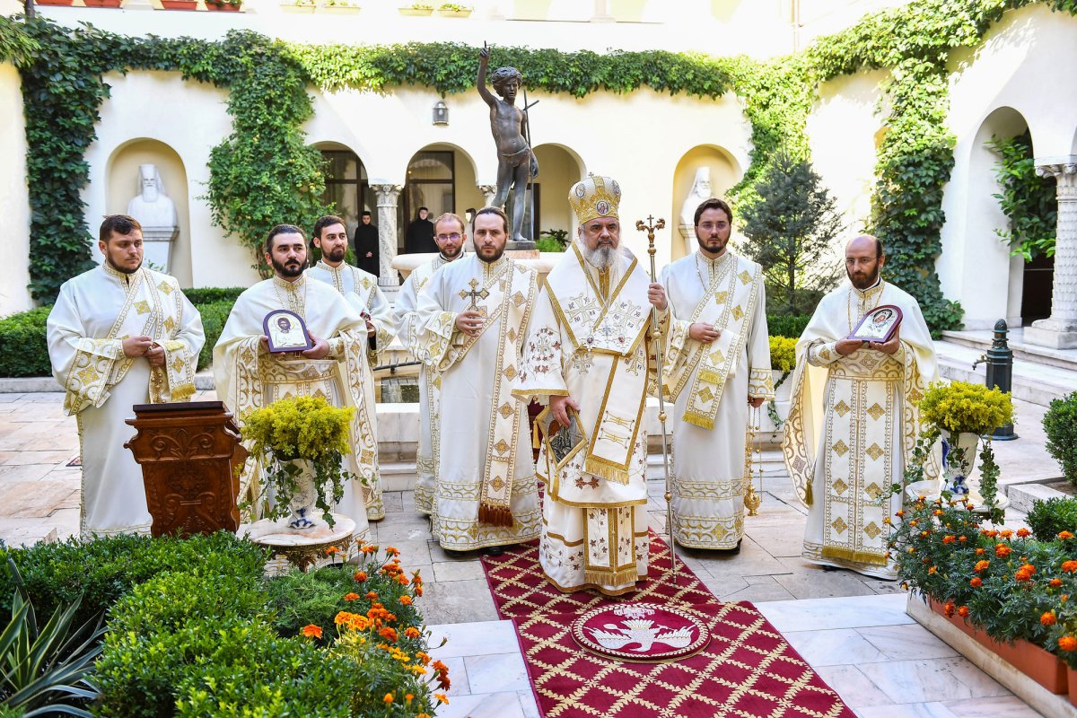 Hramul Altarului de vară al Reşedinţei Patriarhale 37009