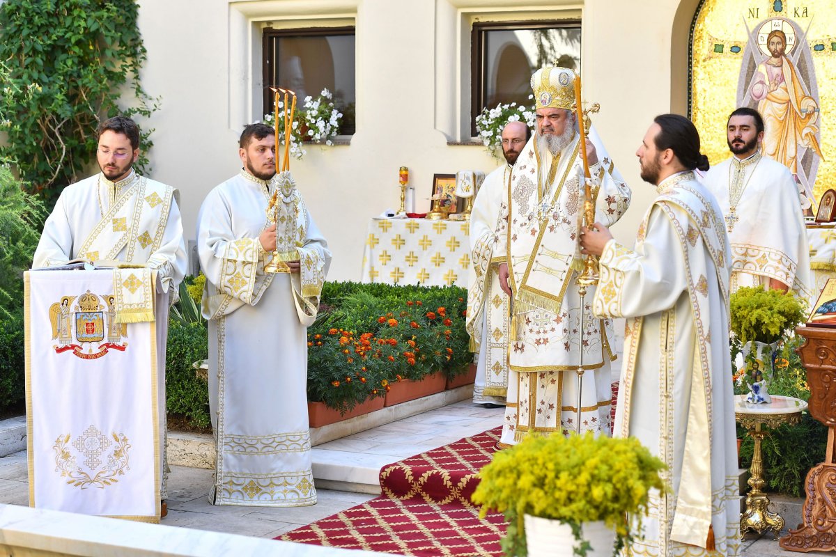 Hramul Altarului de vară al Reşedinţei Patriarhale 37012