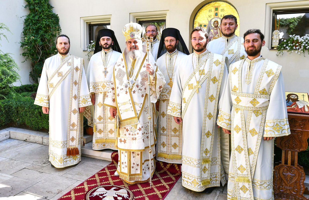 Hramul Altarului de vară al Reşedinţei Patriarhale 37014