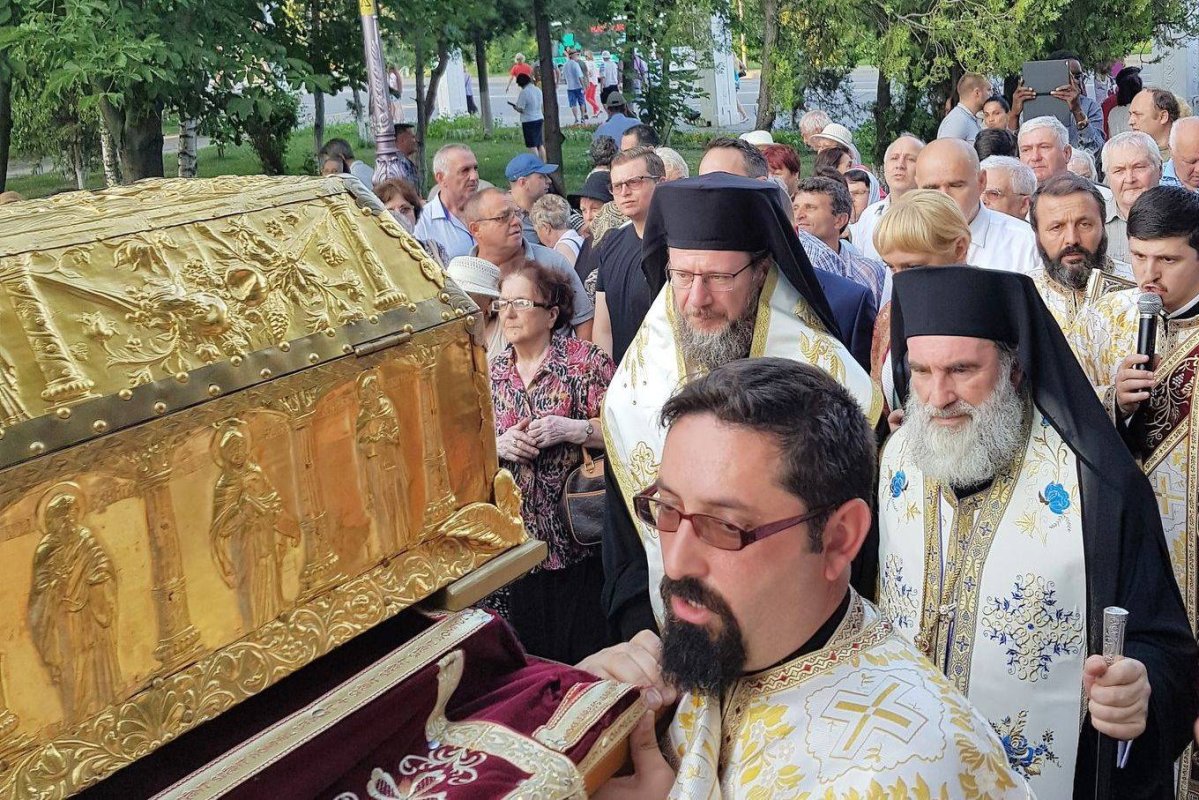 Manifestări religioase la Biserica „Sfinţii Apostoli“ din Bacău 36884