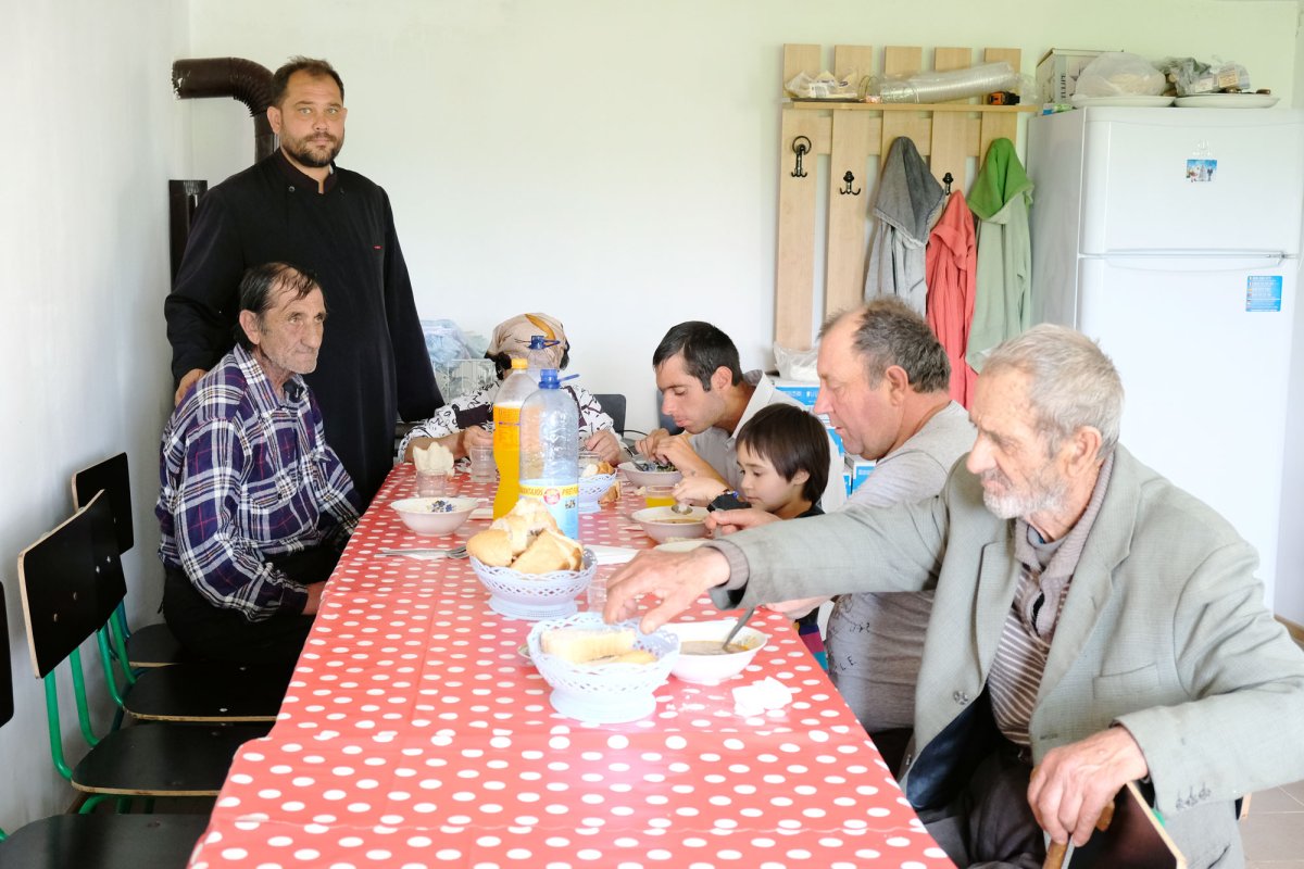 Povestea fericită a unei parohii cu oameni sărmani 36930