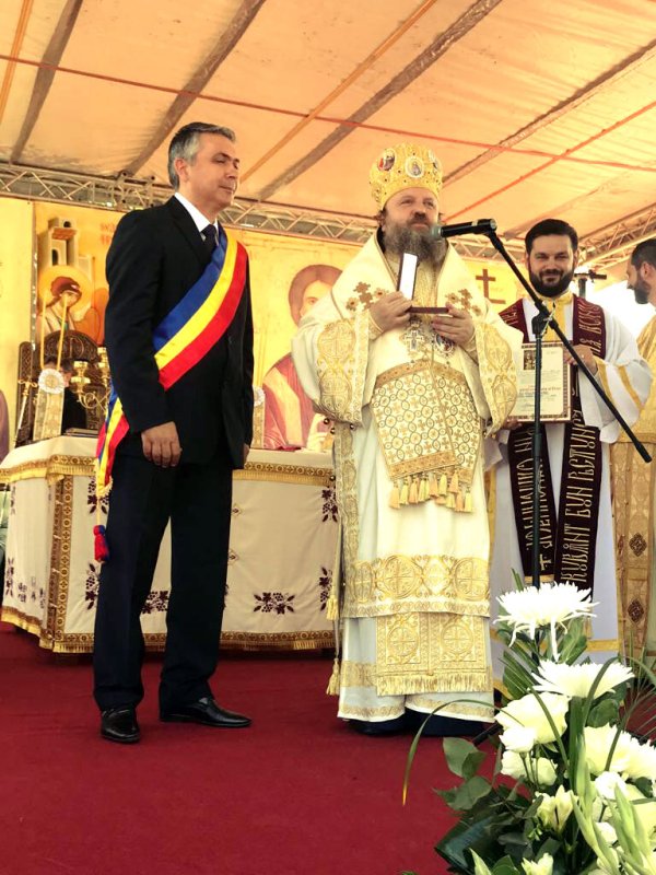 Sfințirea bisericii din satul ilfovean Vadu Anei 36949