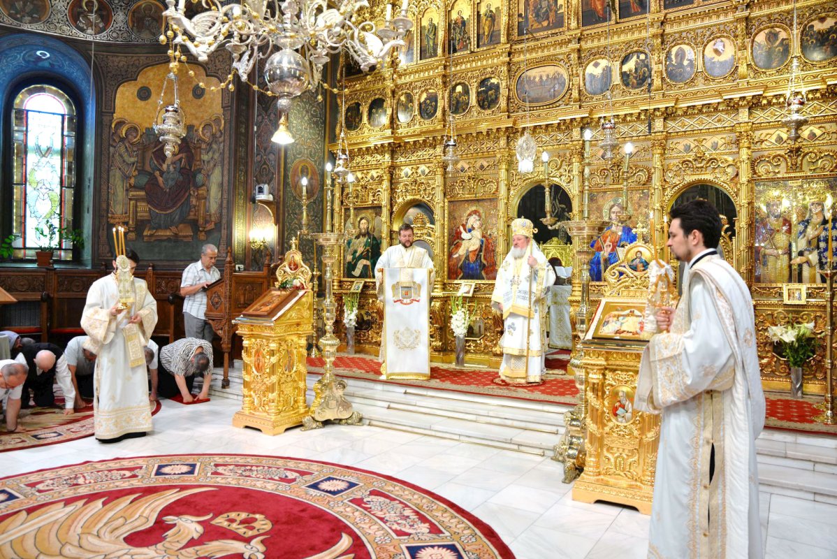 Slujire arhierească la Catedrala Patriarhală 36943