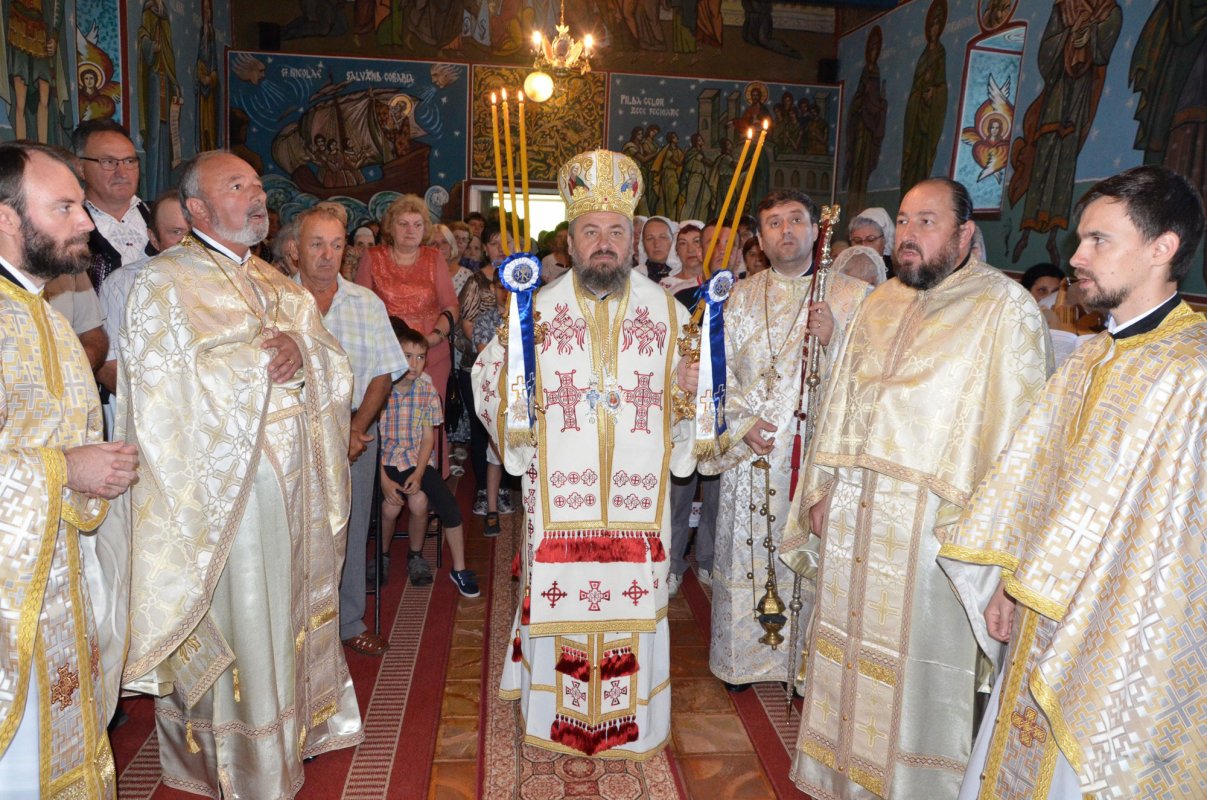 Slujiri arhiereşti în Duminica a 3-a după Rusalii 36892