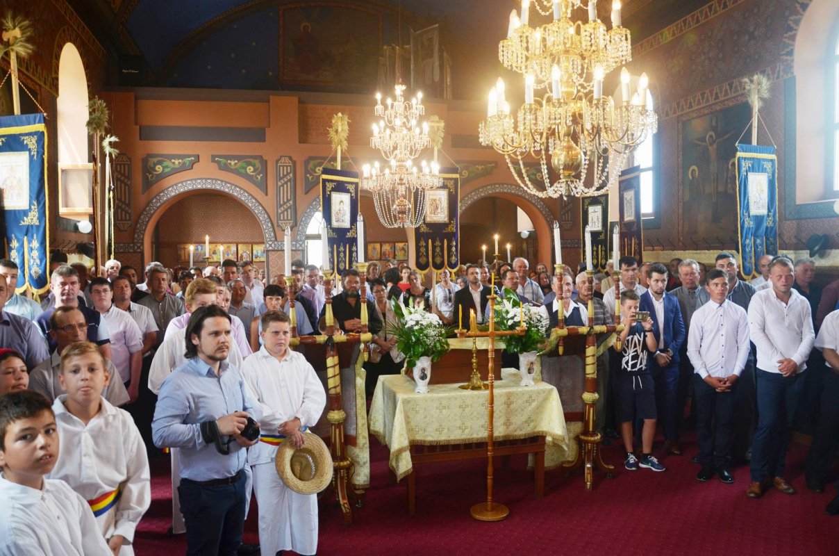 Slujiri arhiereşti în Duminica a 3-a după Rusalii 36895