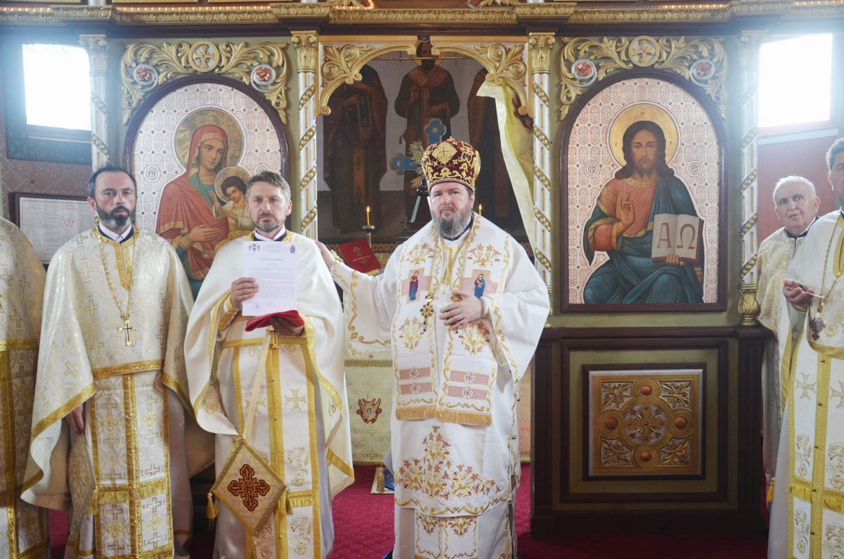 Slujiri arhiereşti în Duminica a 3-a după Rusalii 36902