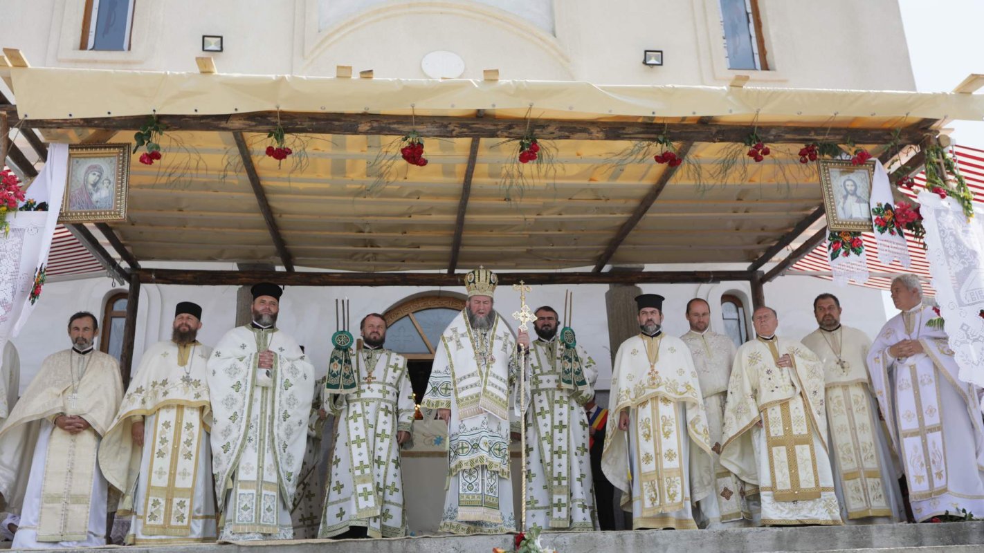 Slujiri arhiereşti în Duminica a 3-a după Rusalii 36905