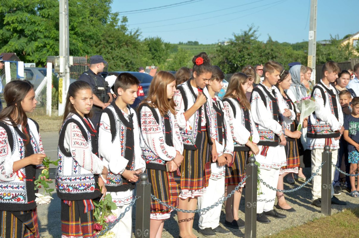 Troiţă ridicată în memoria eroilor la Scobinţi 36890