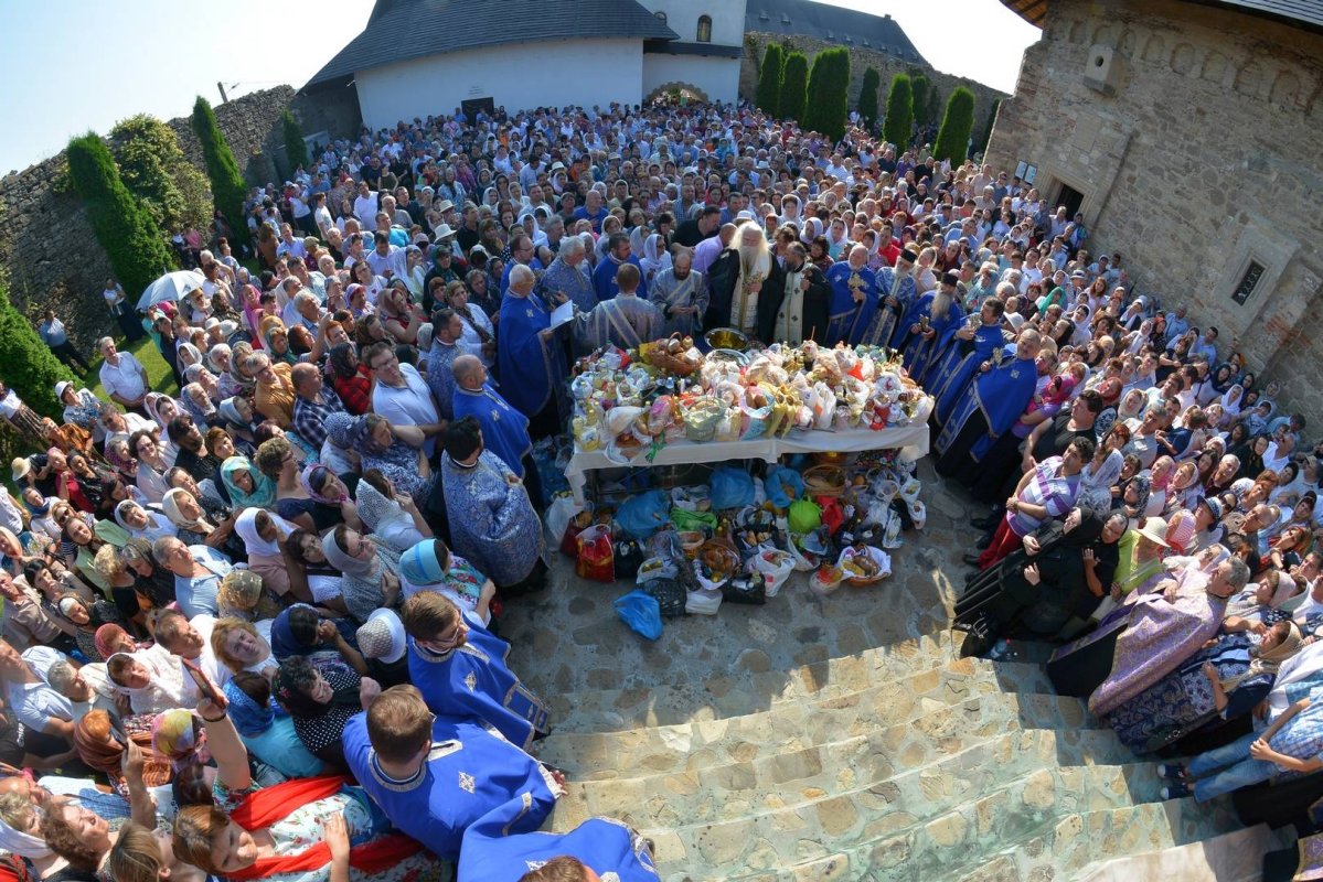 Taina Sfântului Maslu la Hadâmbu  36819