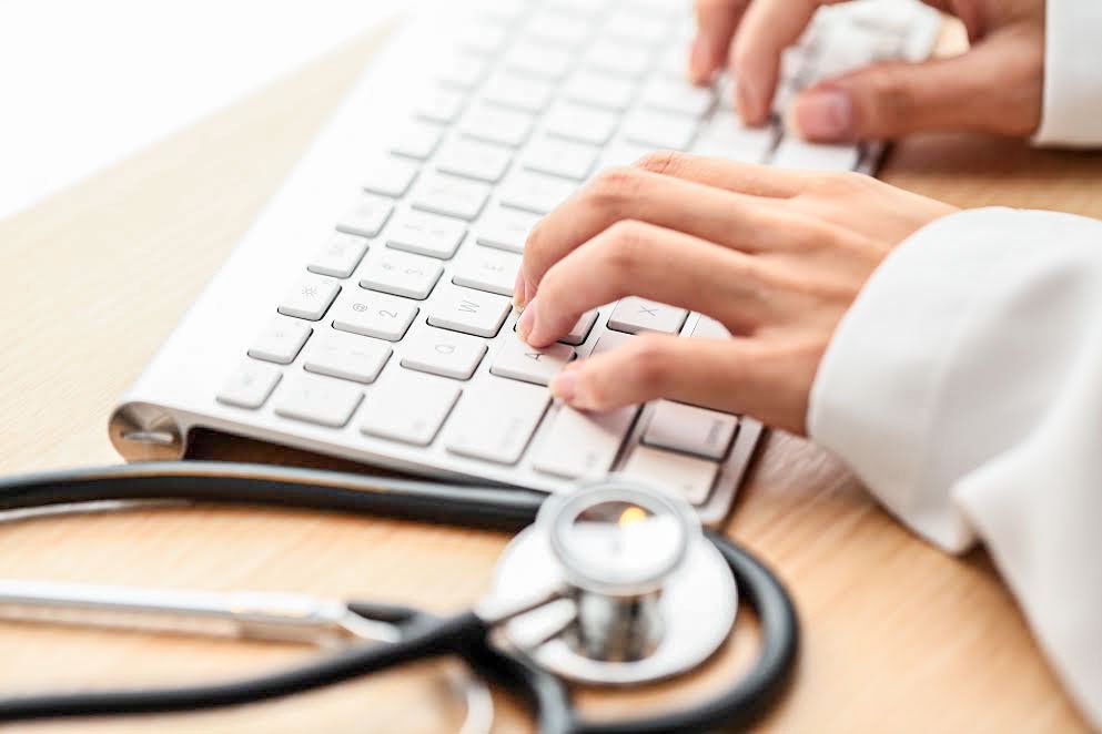 Românii sunt deschişi la consultaţii virtuale 36878