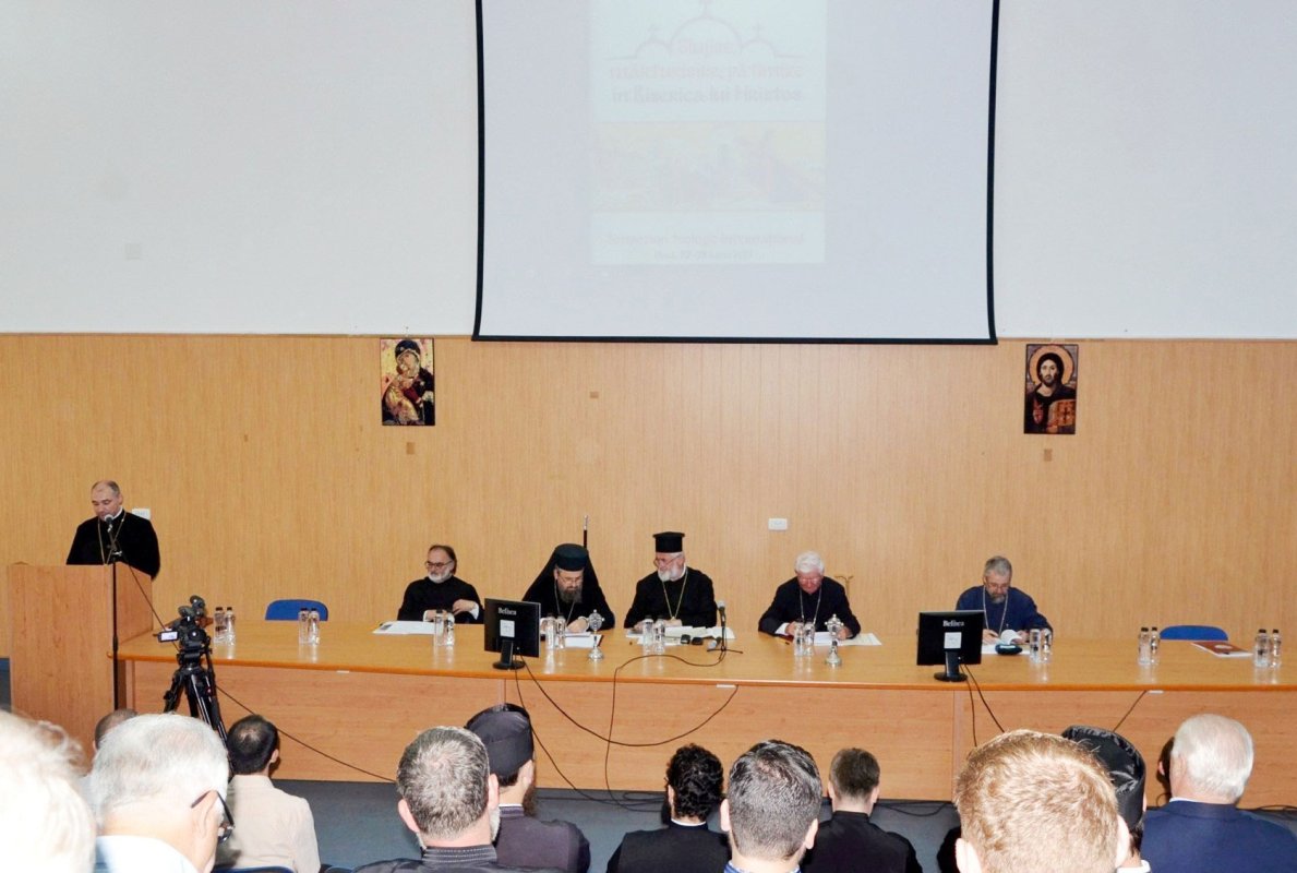 Simpozionul „Slujire – mărturisire – pătimire în Biserica lui Hristos”, la Deva 36766