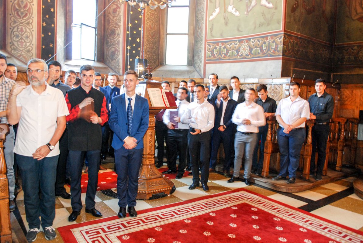 Moment festiv la Biserica „Maica Precista”-Dudu 36660