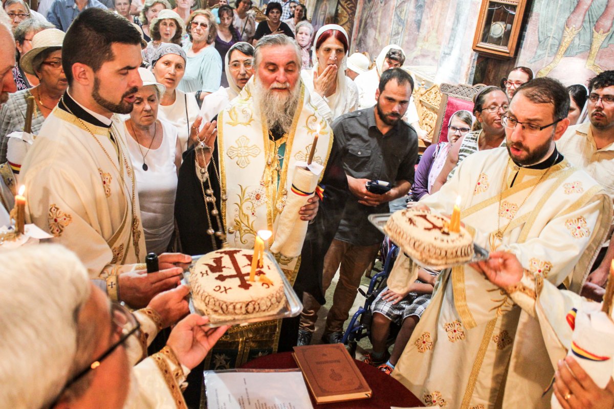 „Cuvântul Sfinților Apostoli este cuvântul lui Dumnezeu” 36595