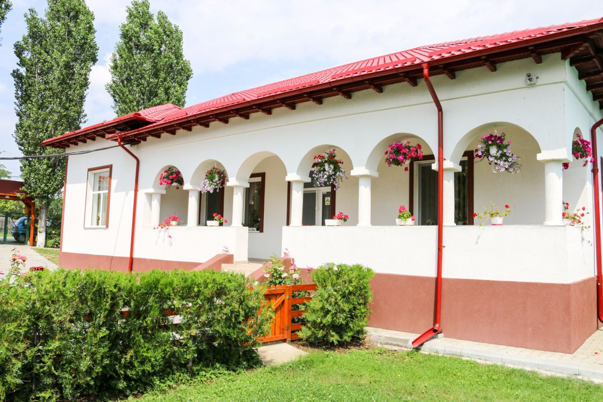 „Dăruirea zidește casa noastră din cer” 36611