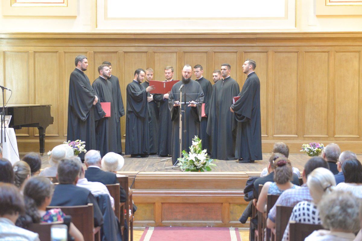 Concert de muzică psaltică şi lansare de carte în cadrul Festivalului - Concurs Coral Internaţional pentru Tineret „Gavriil Musicescu” 36506
