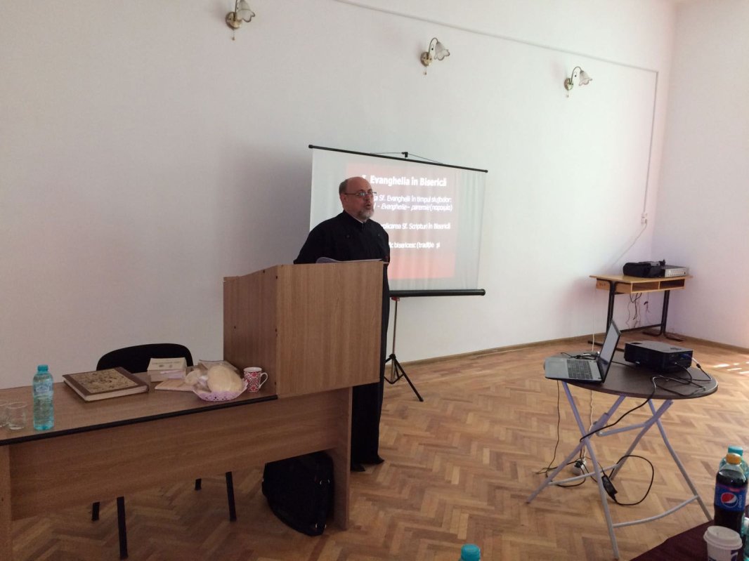 Trei noi posturi didactice la Facultatea de Teologie Ortodoxă „Dumitru Stăniloae” din Iaşi 36428