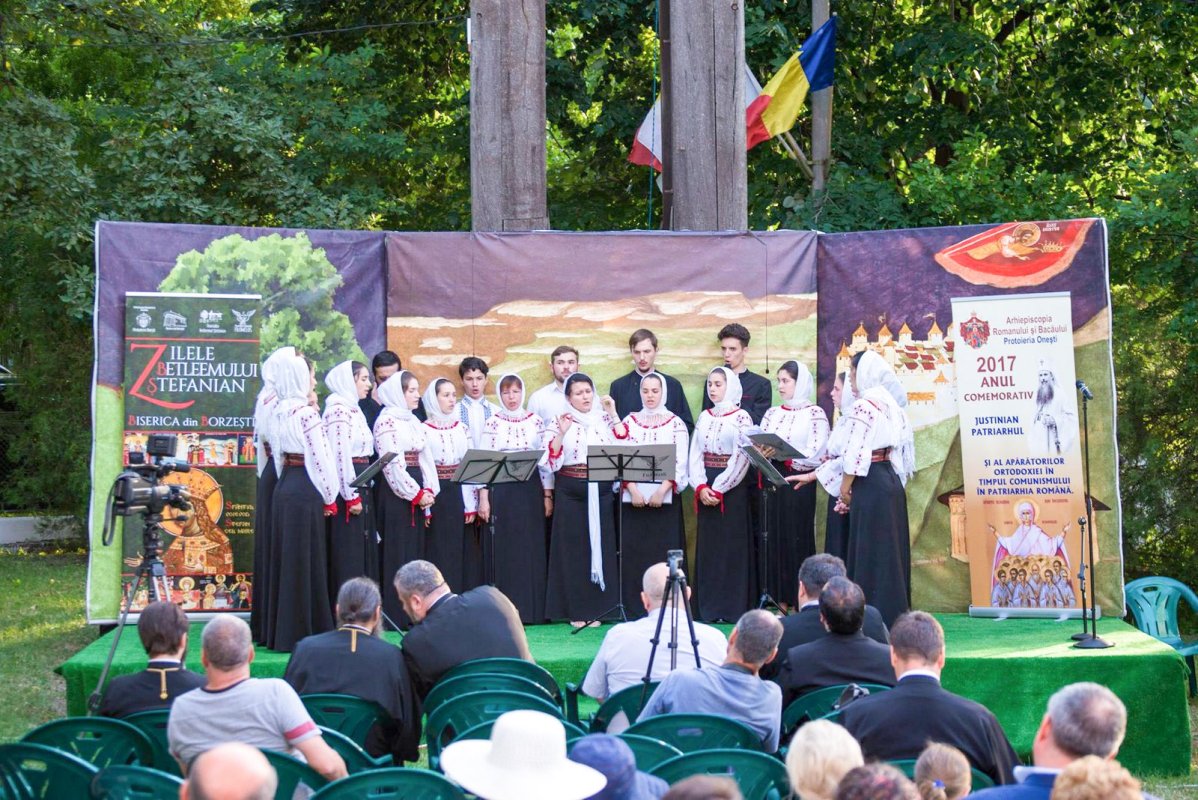 Eveniment cultural în Protopopiatul Oneşti 36354