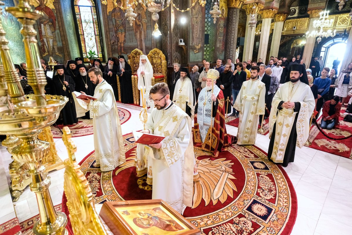 Sfântul Sinod s-a întrunit în şedinţă de lucru 36387