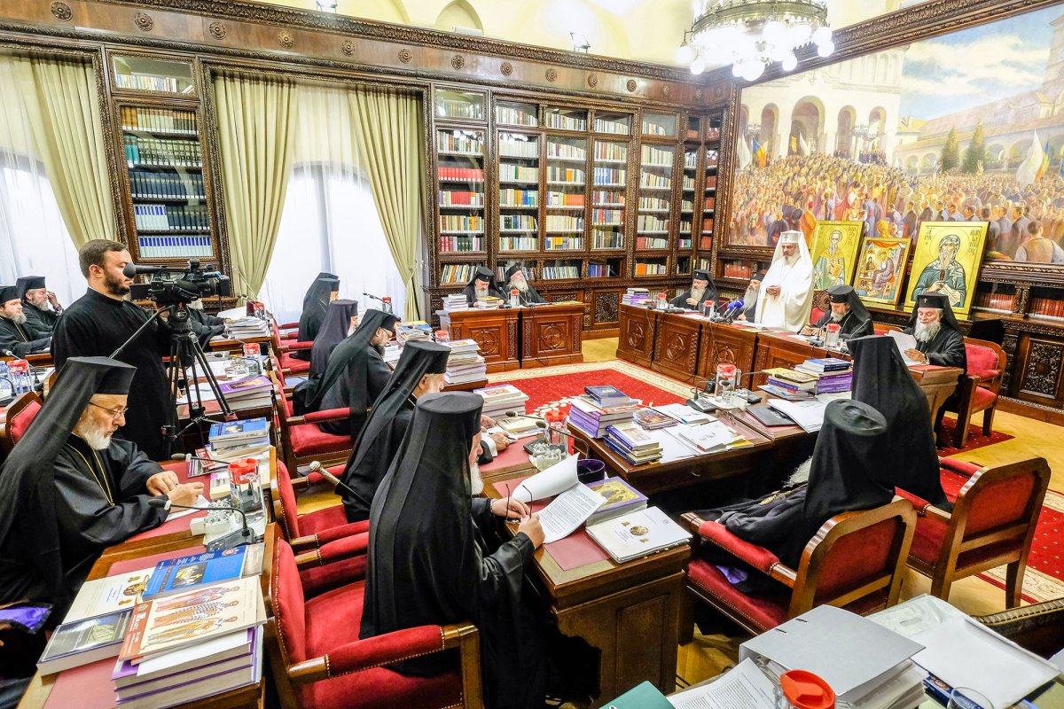 Sfântul Sinod s-a întrunit în şedinţă de lucru 36389