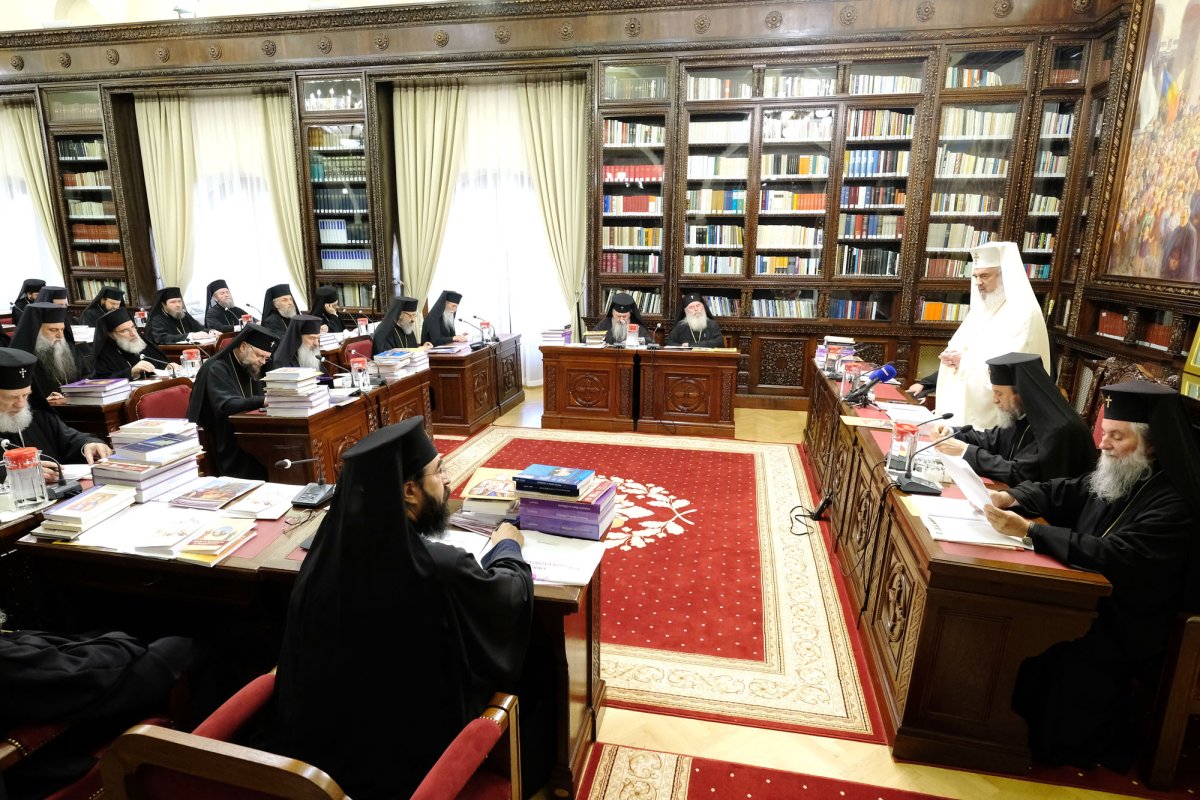 Noi hotărâri ale Sfântului Sinod privind viața Bisericii și a societății 36310