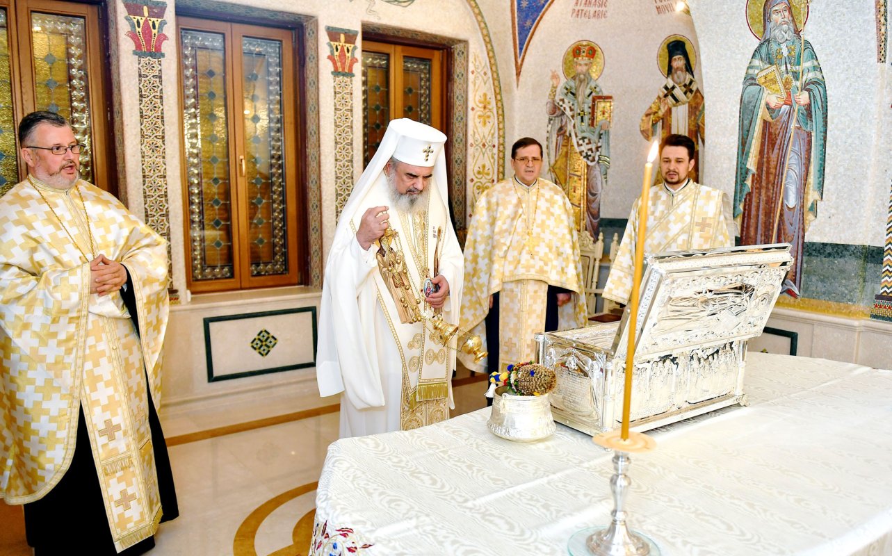 Racla cu moaștele Sfântului Antonie a fost sfințită 36306