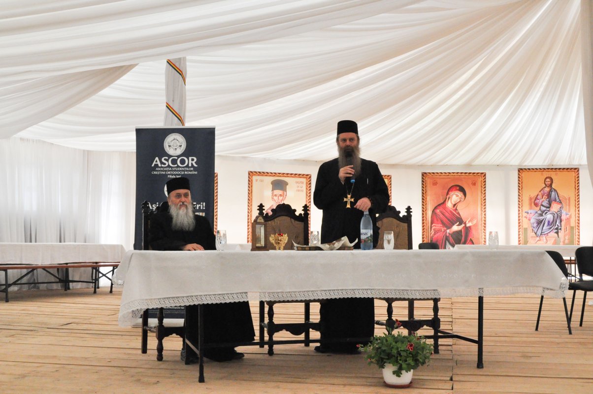 Peste 200 de tineri au participat la pregătirile pentru ITO 2017 la Mănăstirea Zosin din Botoşani 36162