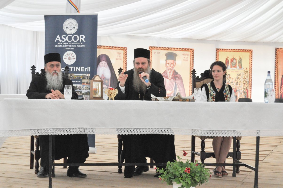 Peste 200 de tineri au participat la pregătirile pentru ITO 2017 la Mănăstirea Zosin din Botoşani 36164