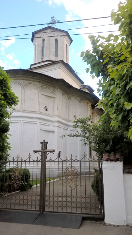 „Martiri şi mărturisitori olteni în temniţele comuniste” 36146