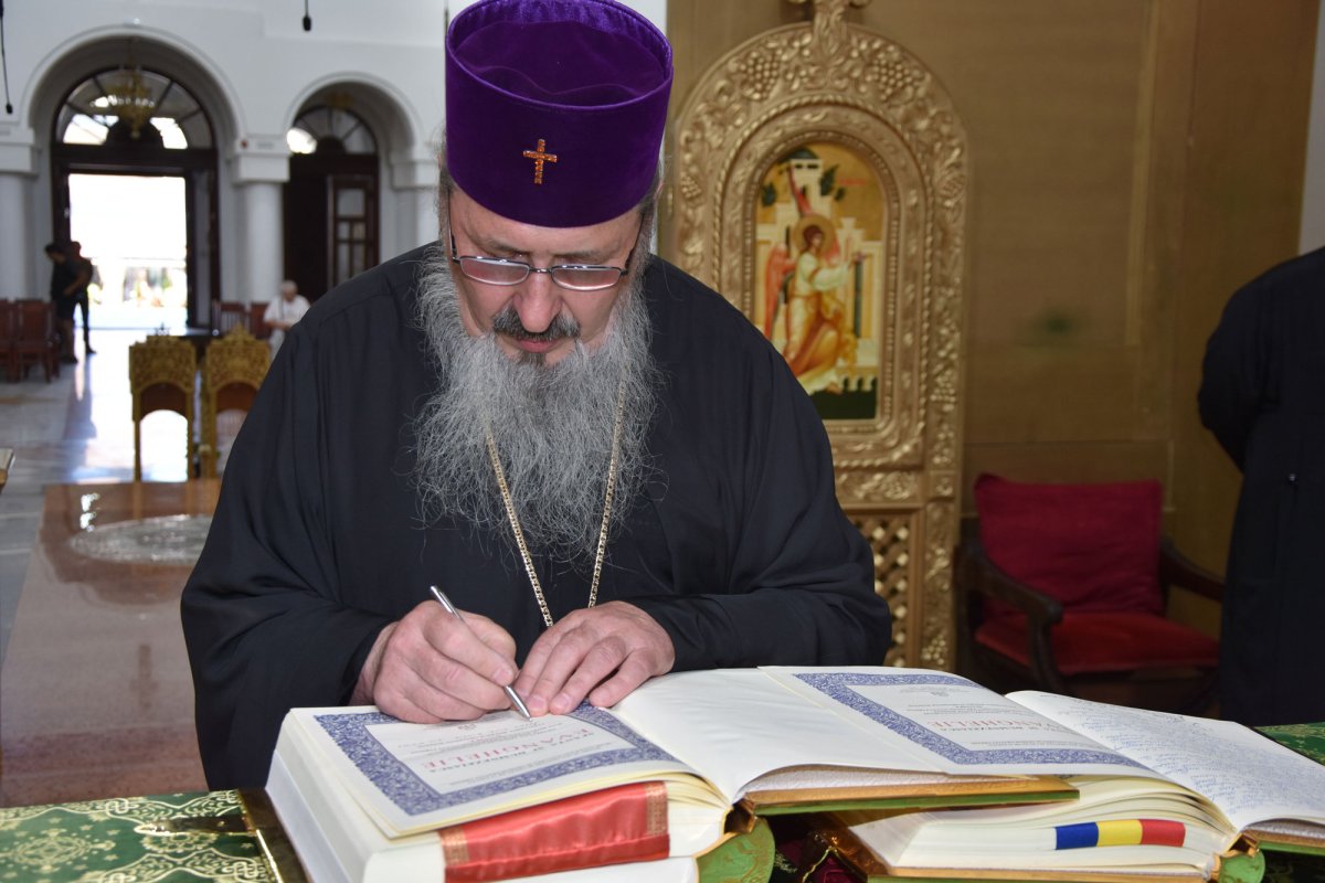 Mitropolitul Basarabiei a vizitat Episcopia Caransebeșului 36157