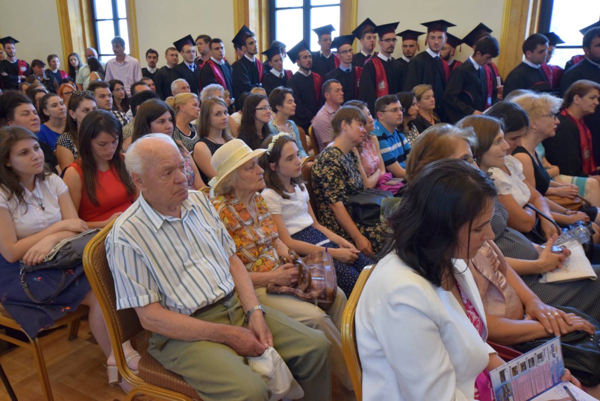 Jurământ de credinţă şi curs festiv la Facultatea de Teologie Ortodoxă din Iaşi 36037