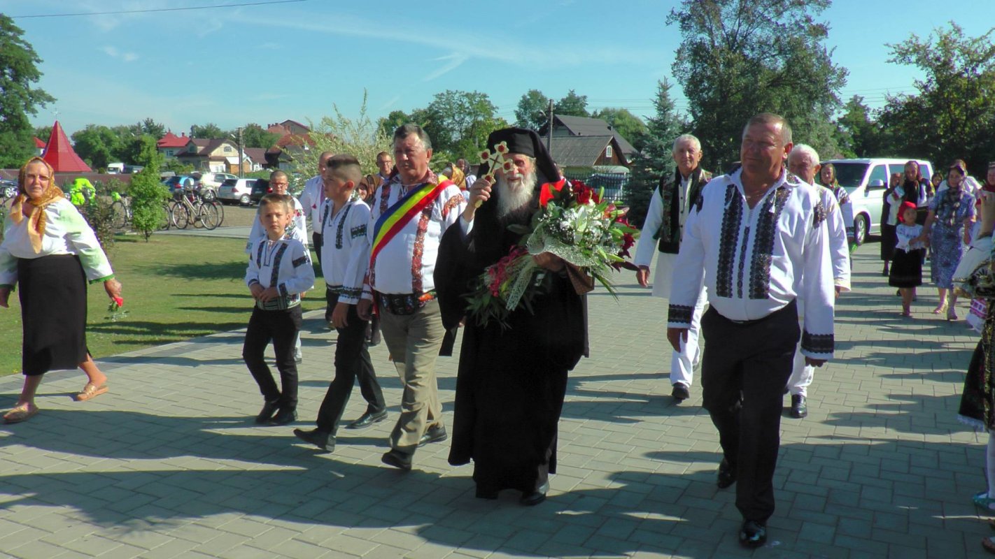 Liturghie arhierească la hramul Parohiei Milişăuţi 36038