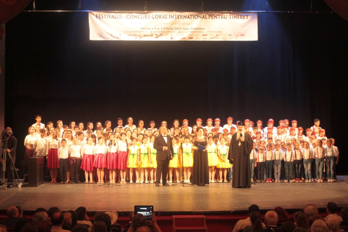 Festivalul - Concurs Coral Internaţional pentru Tineret „Gavriil Musicescu“ la final 35950