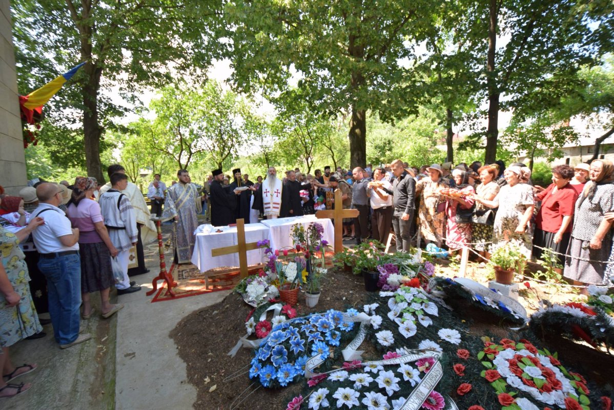 Slujbă de pomenire la Tansa pentru preoţii trecuţi la Domnul 35948