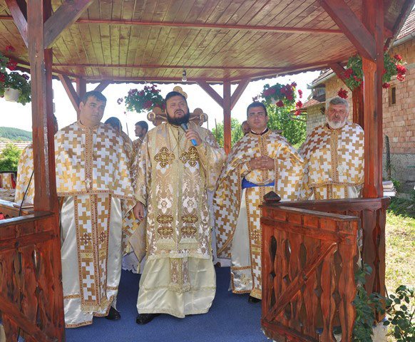 Slujiri arhiereşti în Duminica a 5-a după Rusalii 35959