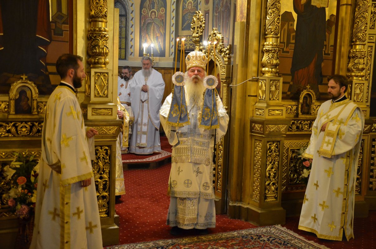 Slujiri arhierești în Mitropolia Banatului 35984