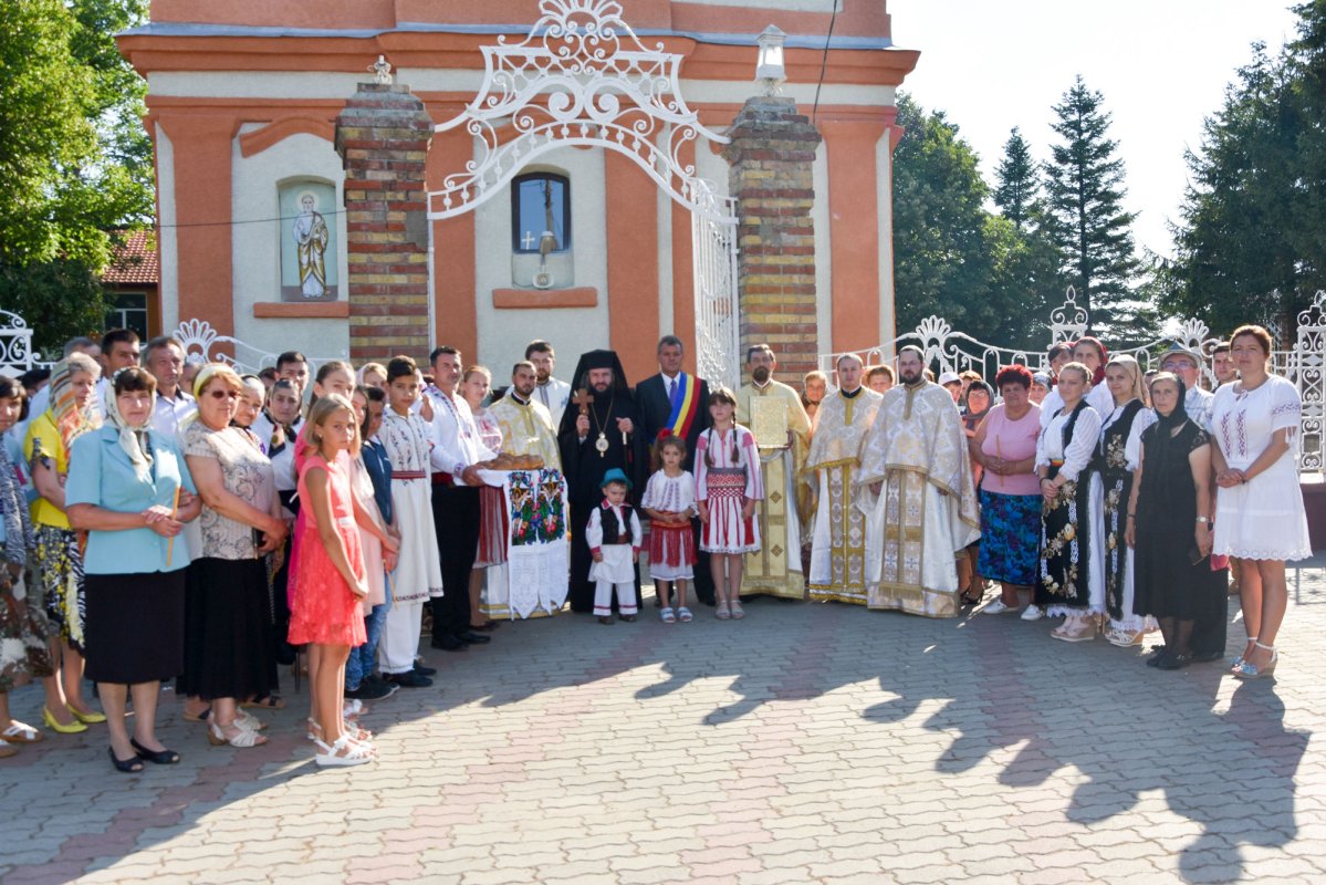 Slujiri arhierești în Mitropolia Banatului 35989