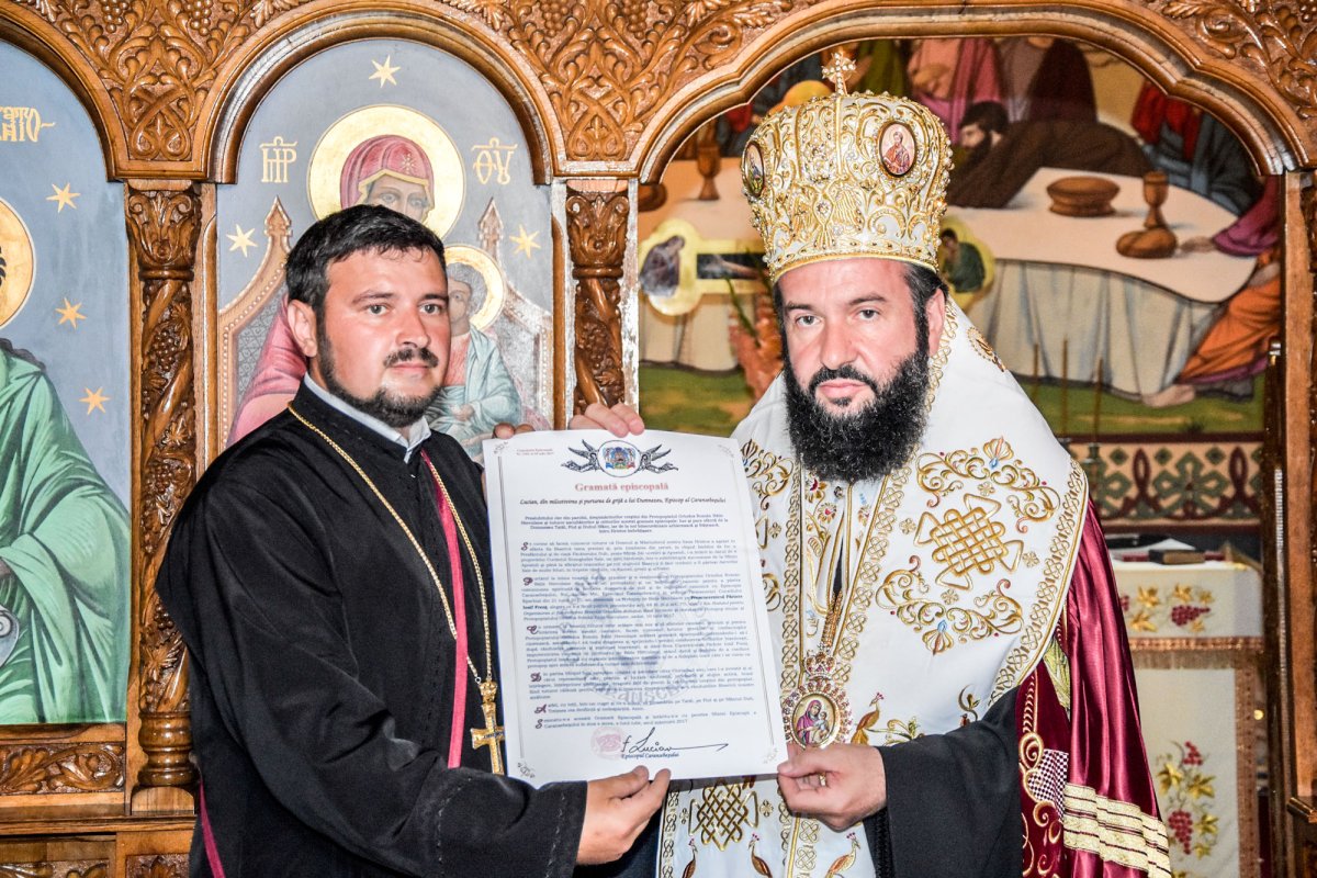 A fost instalat noul protopop al Protopopiatului Băile Herculane 35913