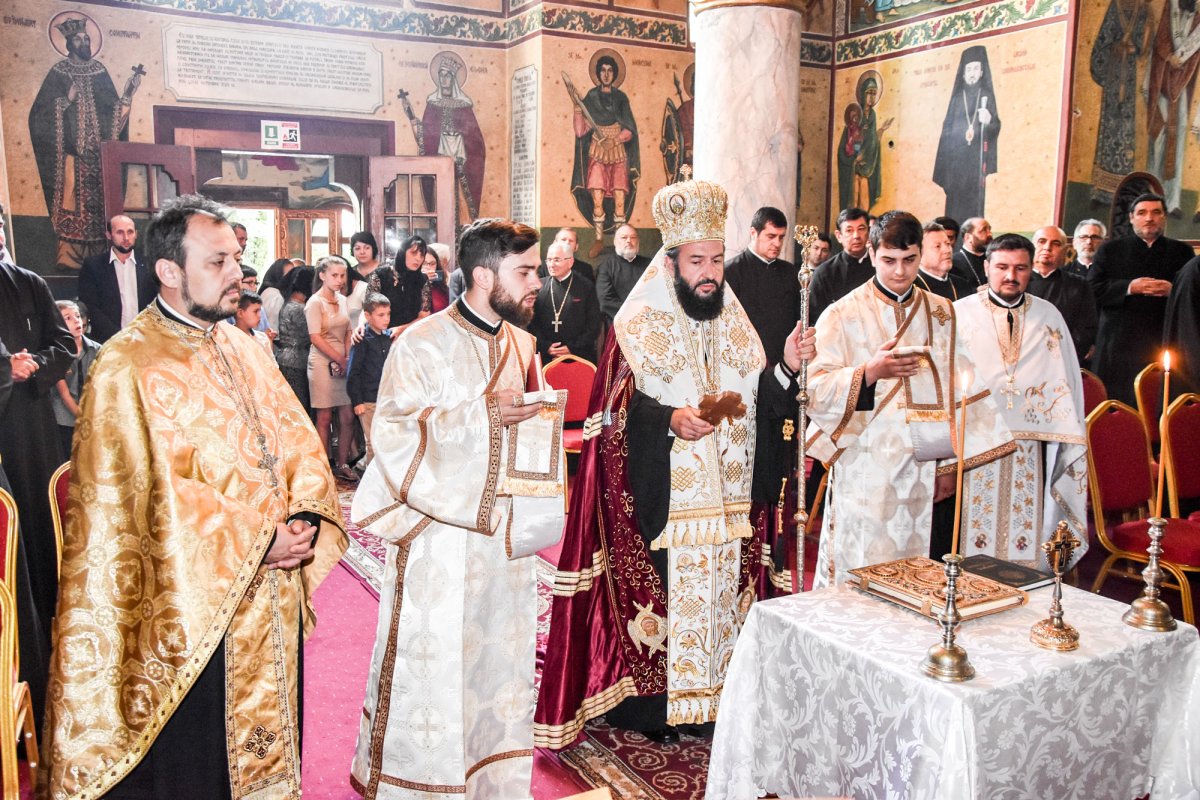 A fost instalat noul protopop al Protopopiatului Băile Herculane 35915